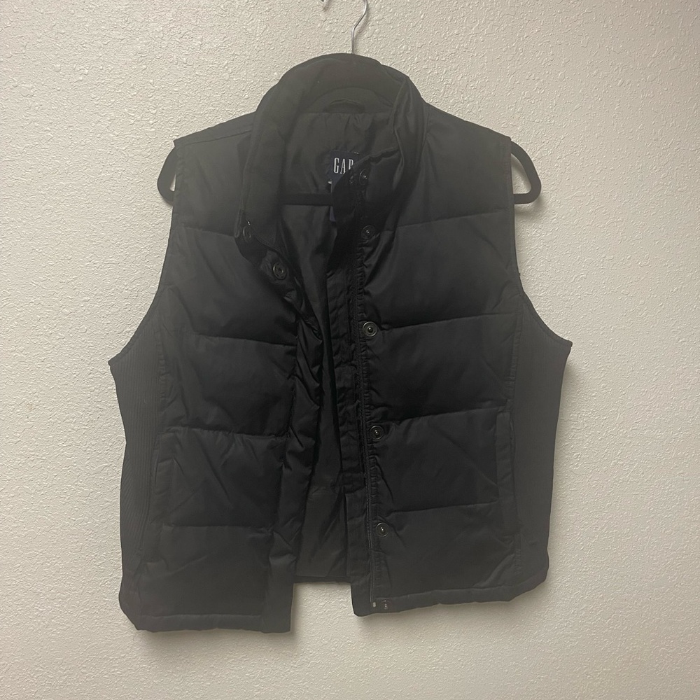 GAP black Puffer Vest